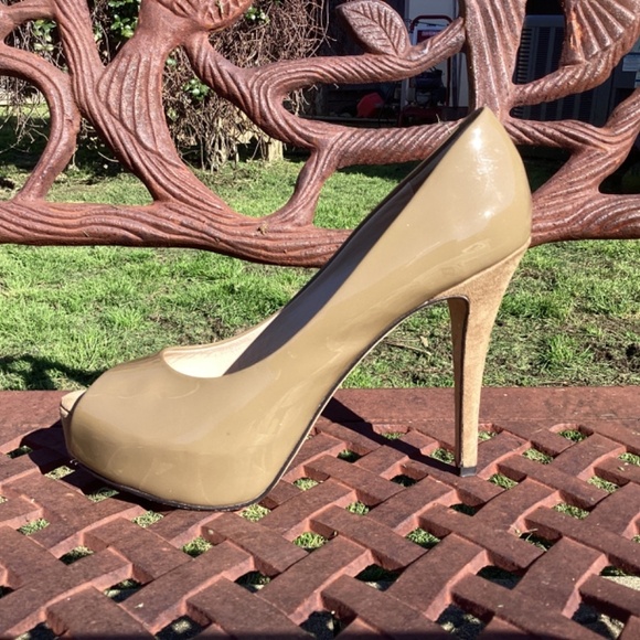 LaFenice Venezia Vero Cuoio Taupe Patent Leather Open Toe Pump Stiletto Heel - Picture 6 of 9